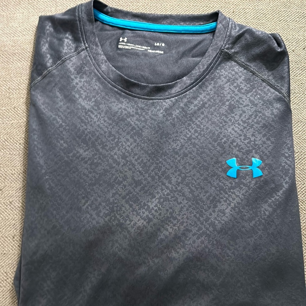 Mens Under Armour heat gear T shirt